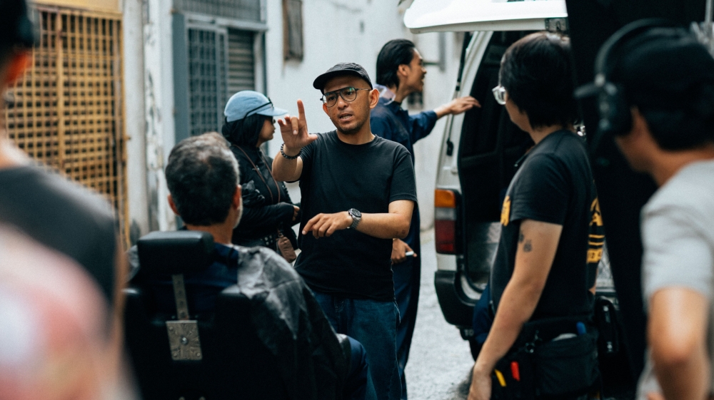 'Pisang goreng' by day, bank heist by night: M Raihan Halim plots 2027 ...