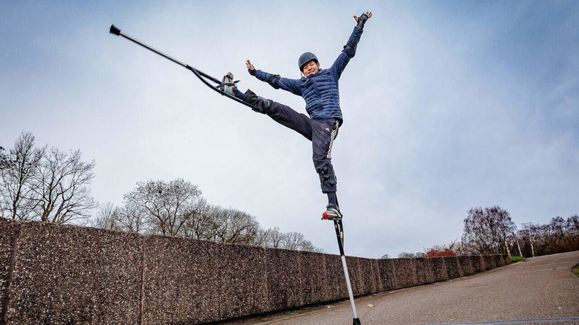 Belgian man sets record for fastest half marathon on stilts at the ...