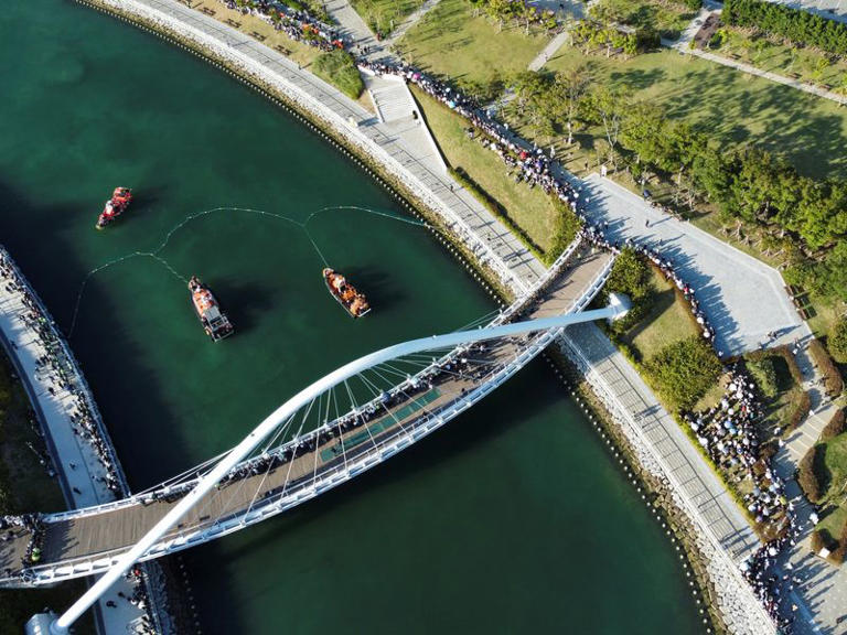 Shark remains stranded in South Korean canal after second rescue ...