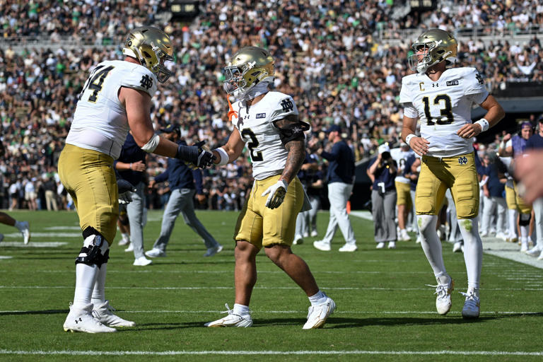 Watch Nolan James' second touchdown for Notre Dame vs Stanford