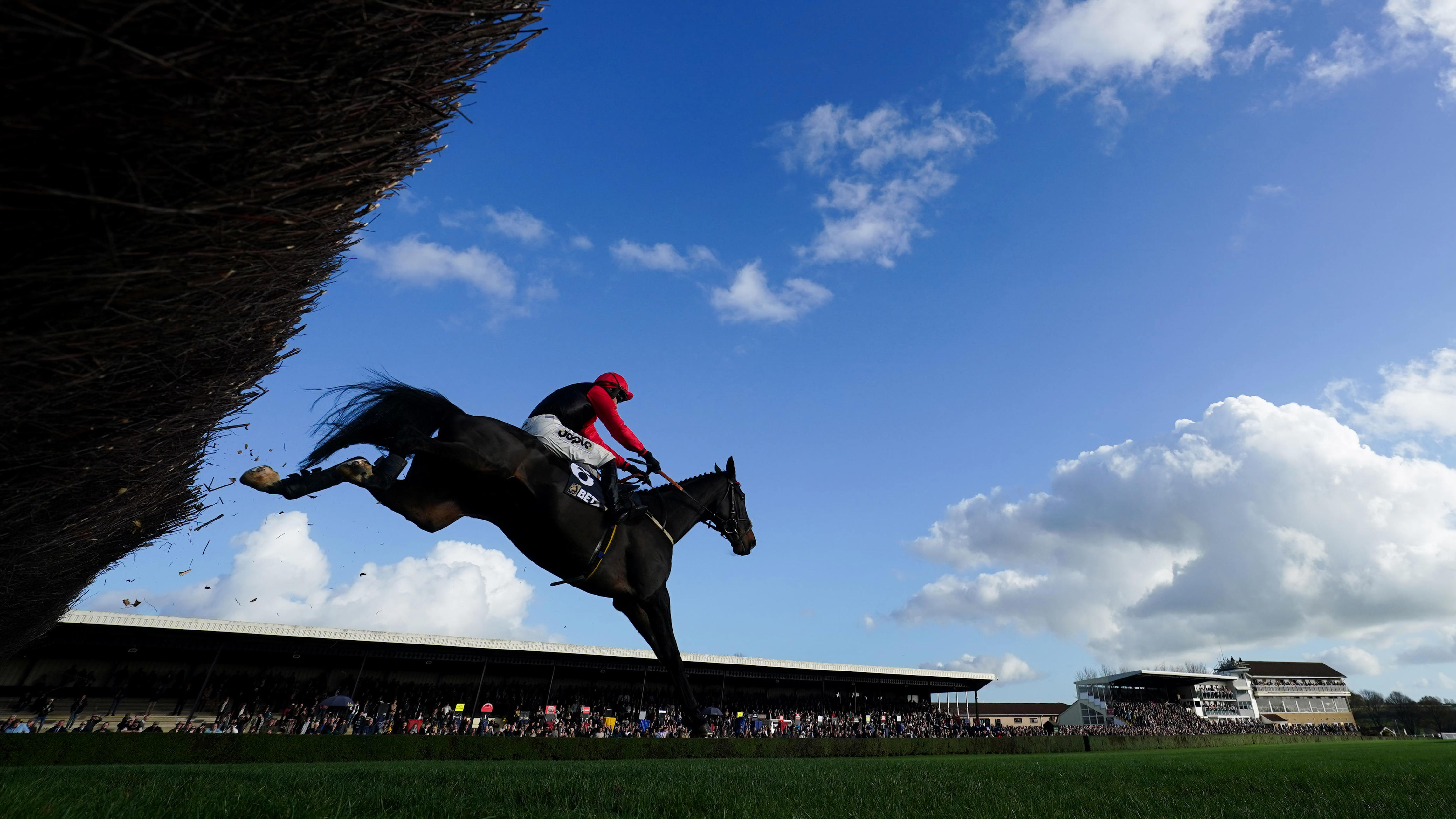 Weather continuing to force changes to National Hunt programme
