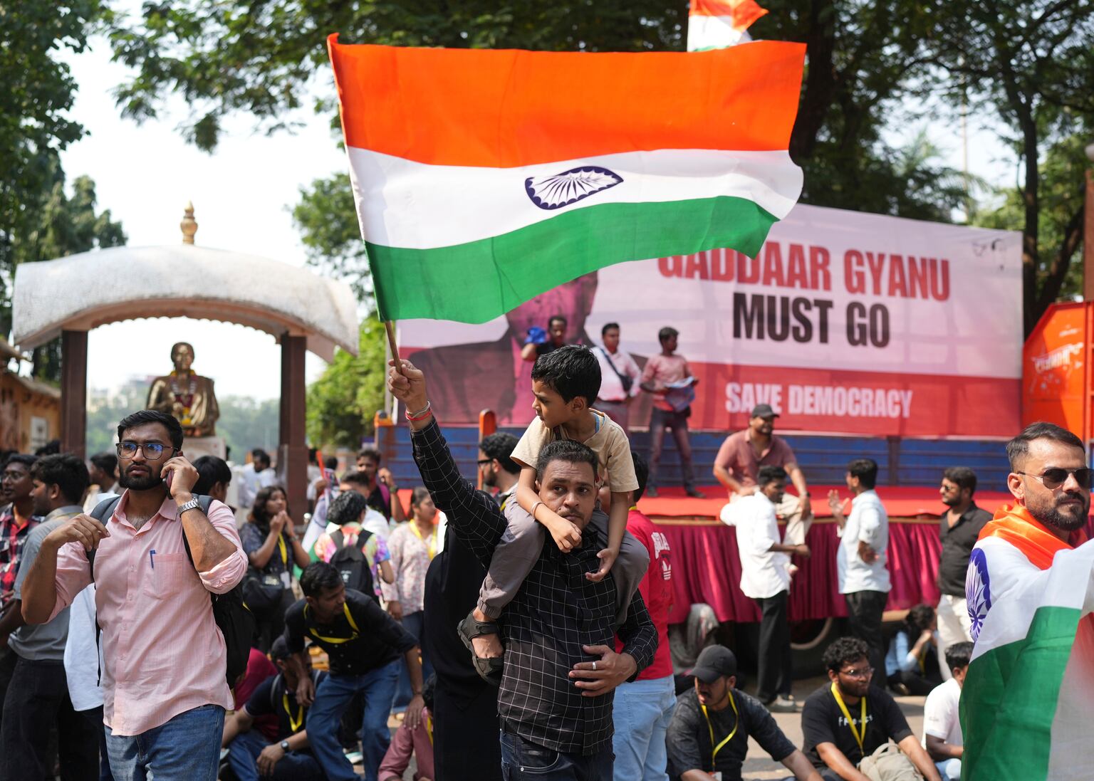 'Cockroach' protesters demand Indian polling chief resign over vote ...