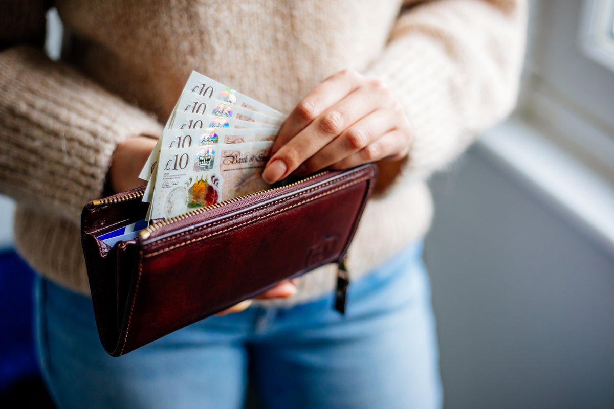 Get £150 interest with October’s best savings accounts and cash ISAs