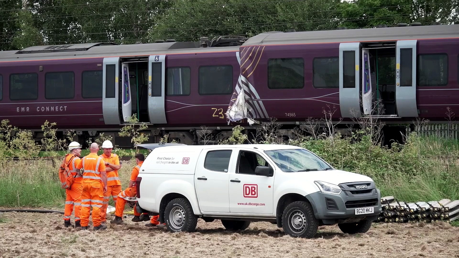 Train sped up after acknowledging red signal before Bedford crash