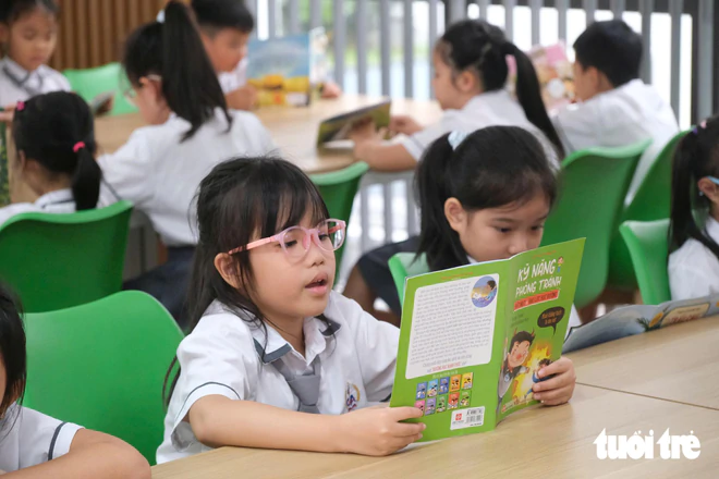 Bộ GD-ĐT nói rõ về sách giáo khoa mới: Không làm lại từ đầu
