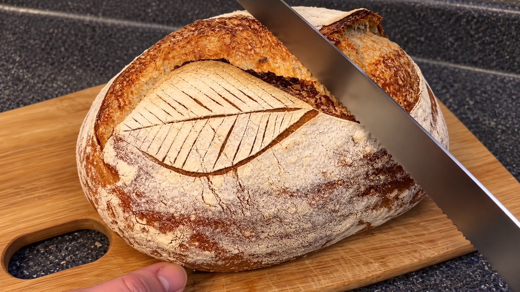 How to bake homemade sourdough: step-by-step scoring & fermentation