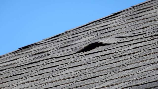 California seller's 11-year-old roof with '30-year' shingles label ...