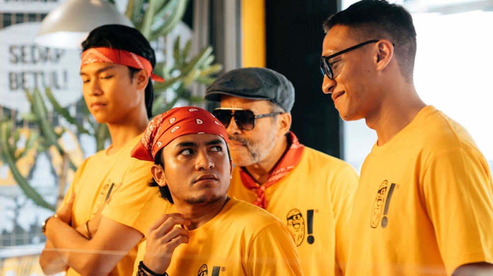 'Pisang goreng' by day, bank heist by night: M Raihan Halim plots 2027 ...