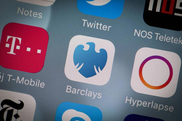 New Barclays £489.99 warning as customers receive text message 'bank alert'