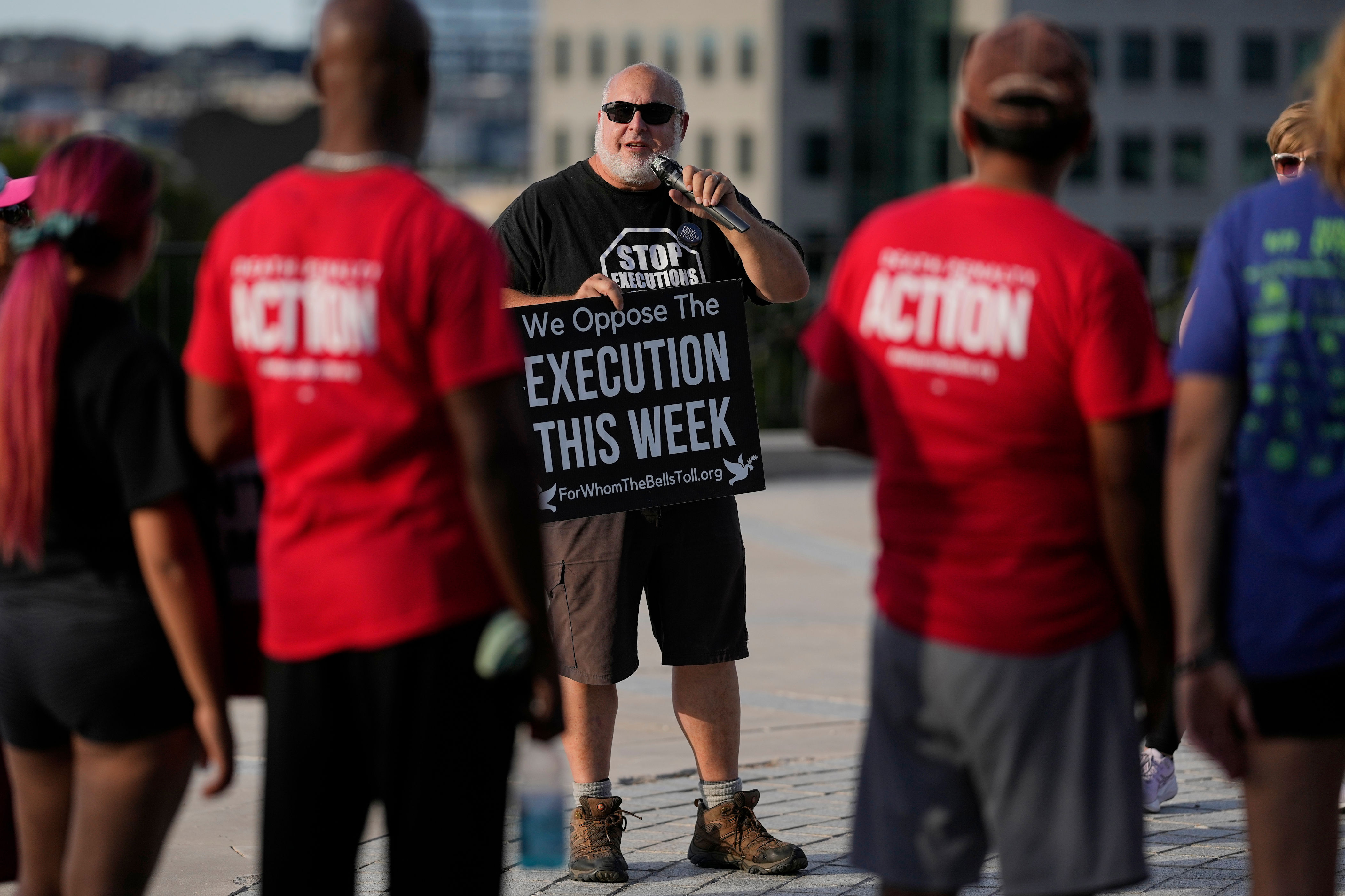 Tennessee reviews lethal injection process after botched execution