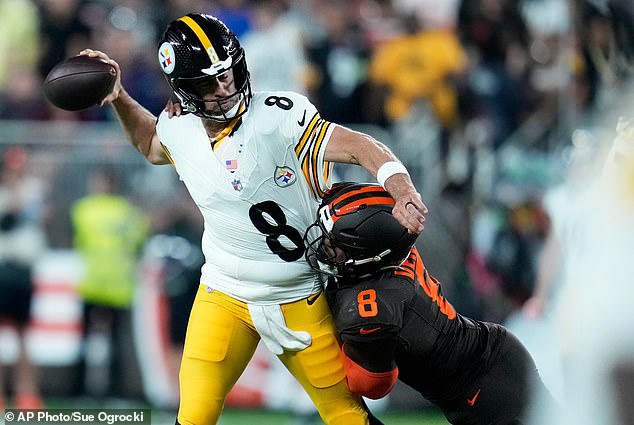 Aaron Rodgers exploits NFL loophole as he's caught using smelling salts ...