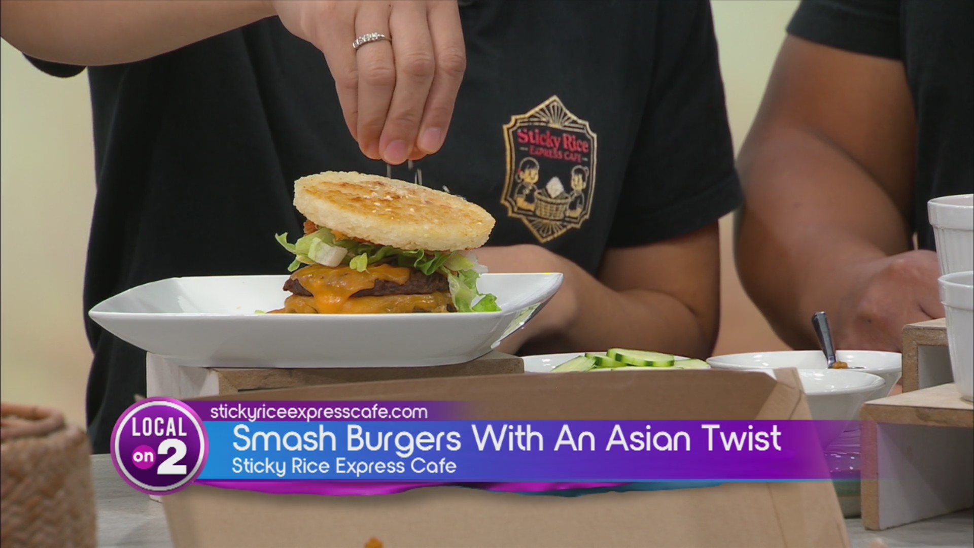 Sticky Rice Express Cafe: Sticky rice buns and smash burgers