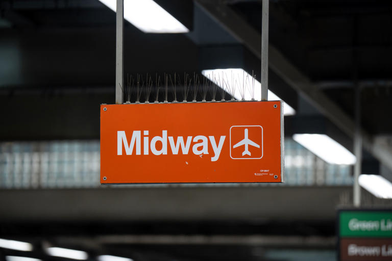 Orange Line trains suspended near Midway Airport as CTA warns travelers ...