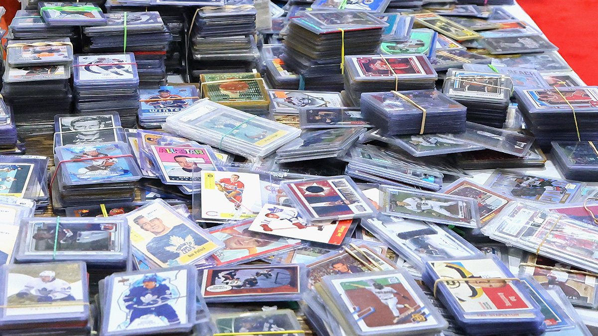 Employee accused of stealing over $17K worth of sports cards from ...