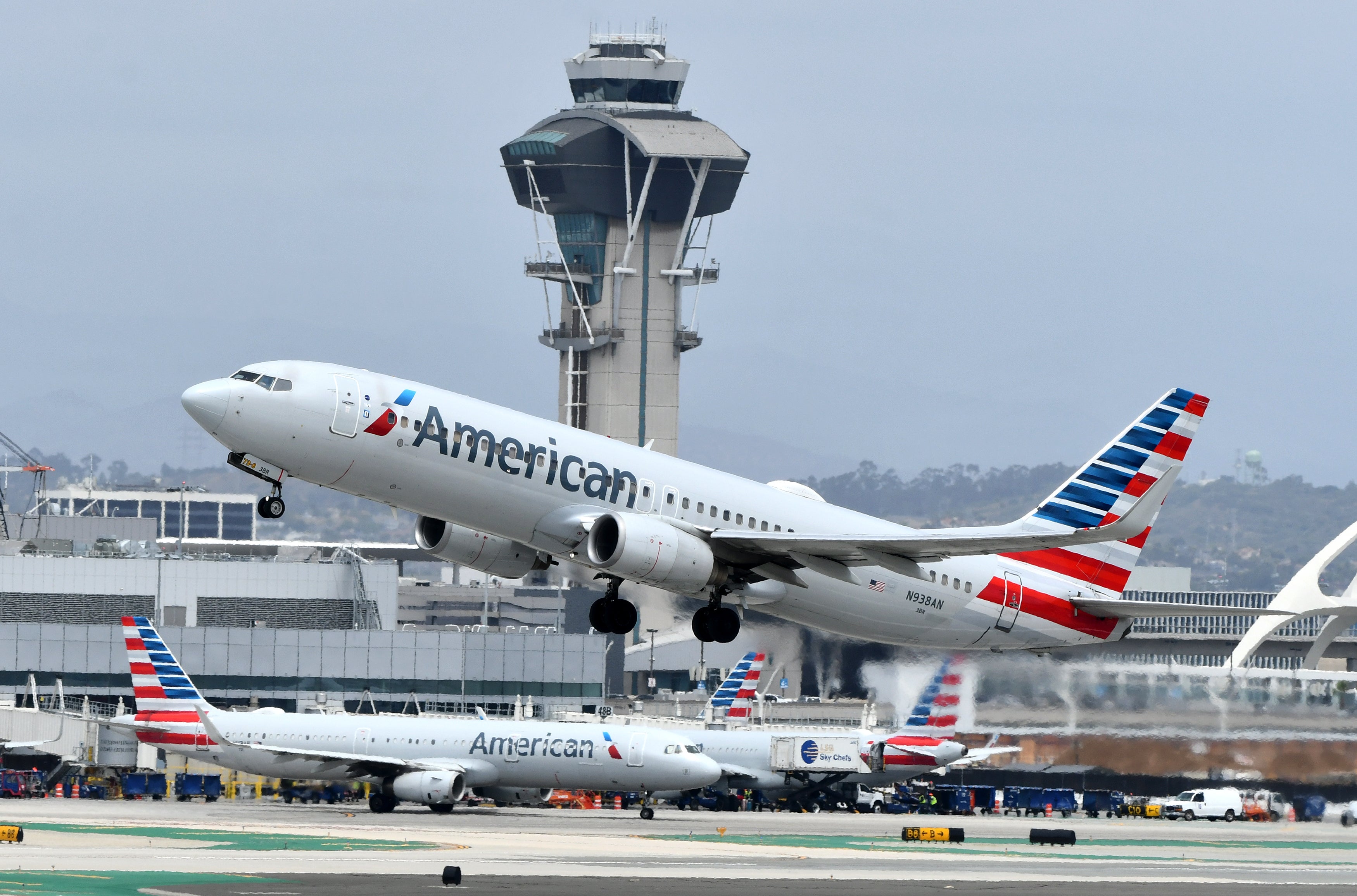 American Airlines launching cash + miles bookings for AAdvantage members