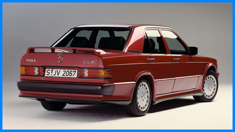 Those old ribbed Mercedes taillights weren’t just for looks