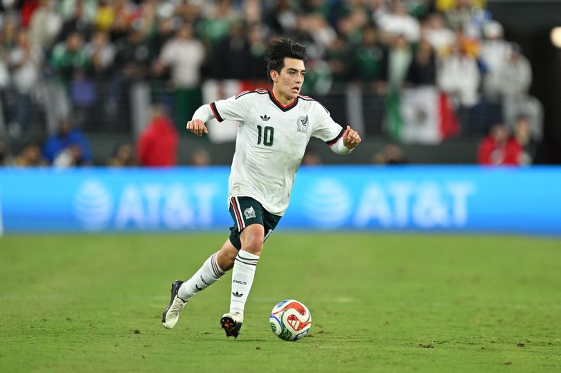 Gilberto Mora agent issues transfer message as Liverpool linked to $50M bid