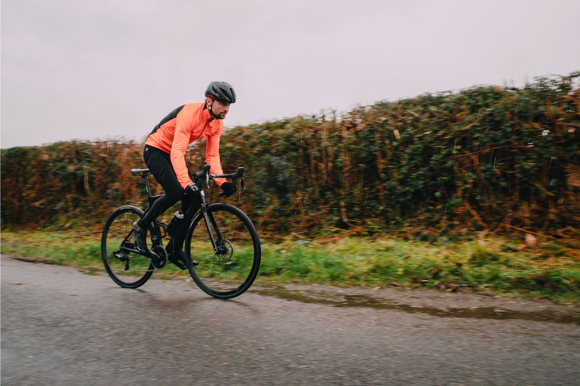 11 tips for cycling in the rain: essentials for riding through the wet ...