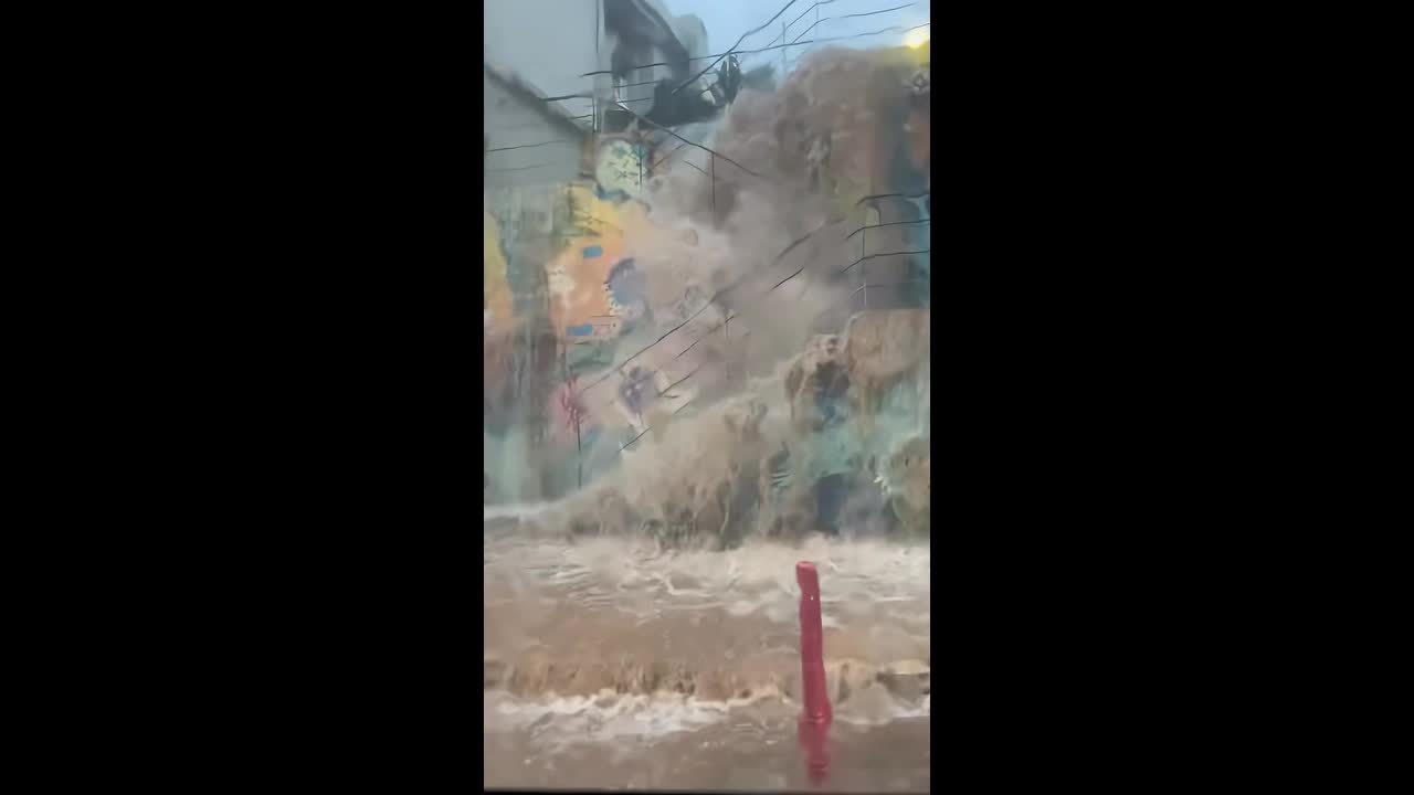 Flash flooding turns roads into rivers in Agios Nikolaos, Greece