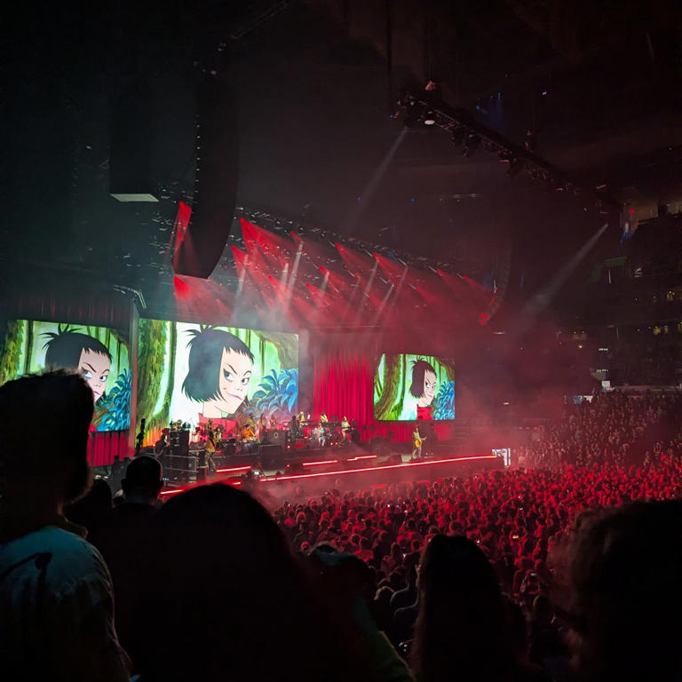 Review & setlist: Gorillaz brings '5/4' tour debut and visual spectacle ...