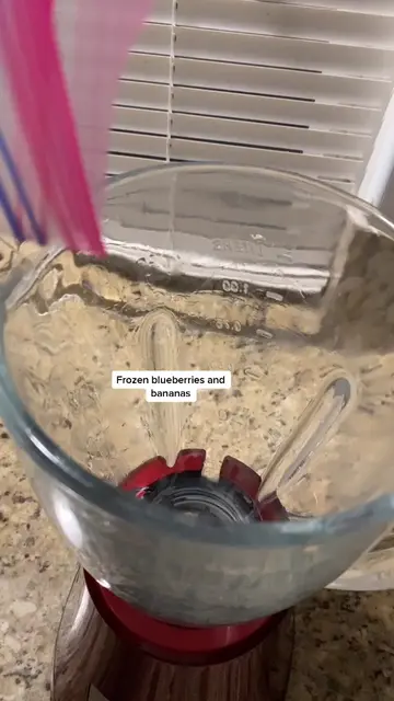 Easy dragonfruit blueberry smoothie in minutes