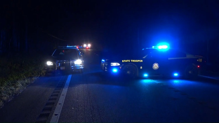 Three dead after head-on crash on SR-100 in Putnam County when car tries to use oncoming lane to pass traffic