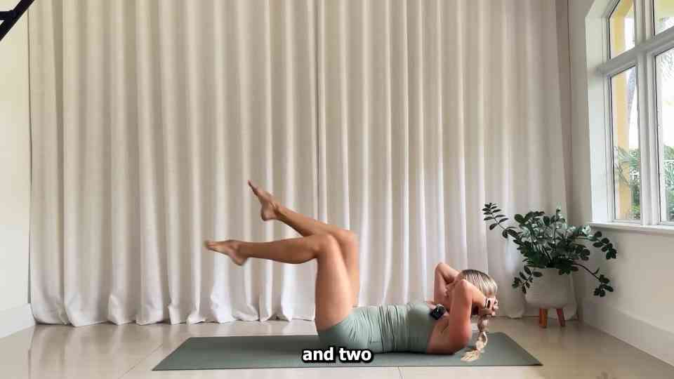 Pilates mat for beginners - glutes and core workout
