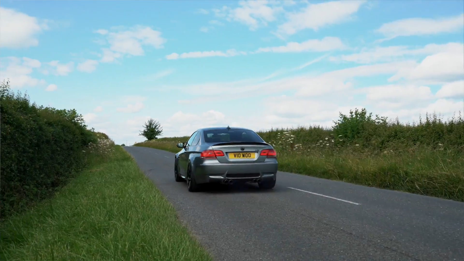 Which performance tyre dominates the BMW M3 E92