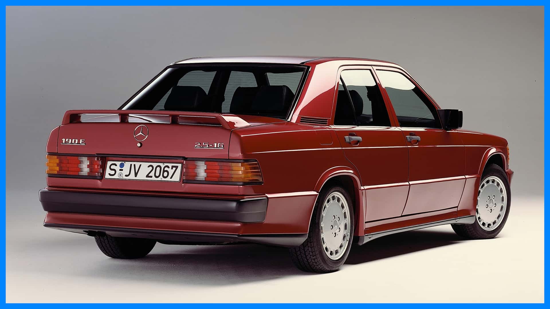 Those old ribbed Mercedes taillights weren’t just for looks
