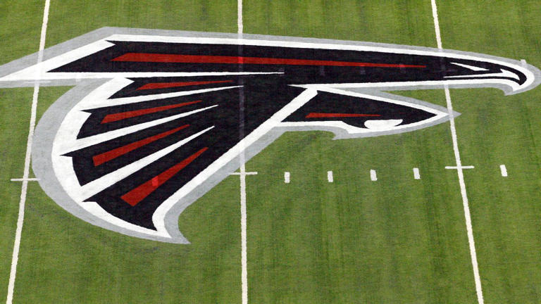 Former Falcons C, 6-time Pro Bowler Jeff Van Note dies at 80