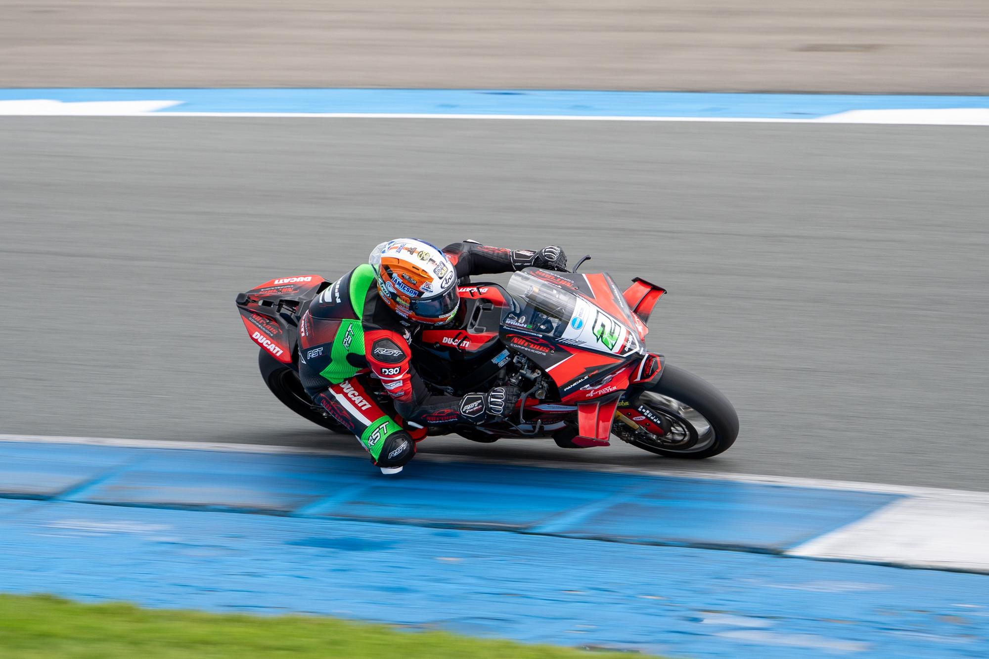 Glenn Irwin makes strong start to penultimate British Superbike round ...