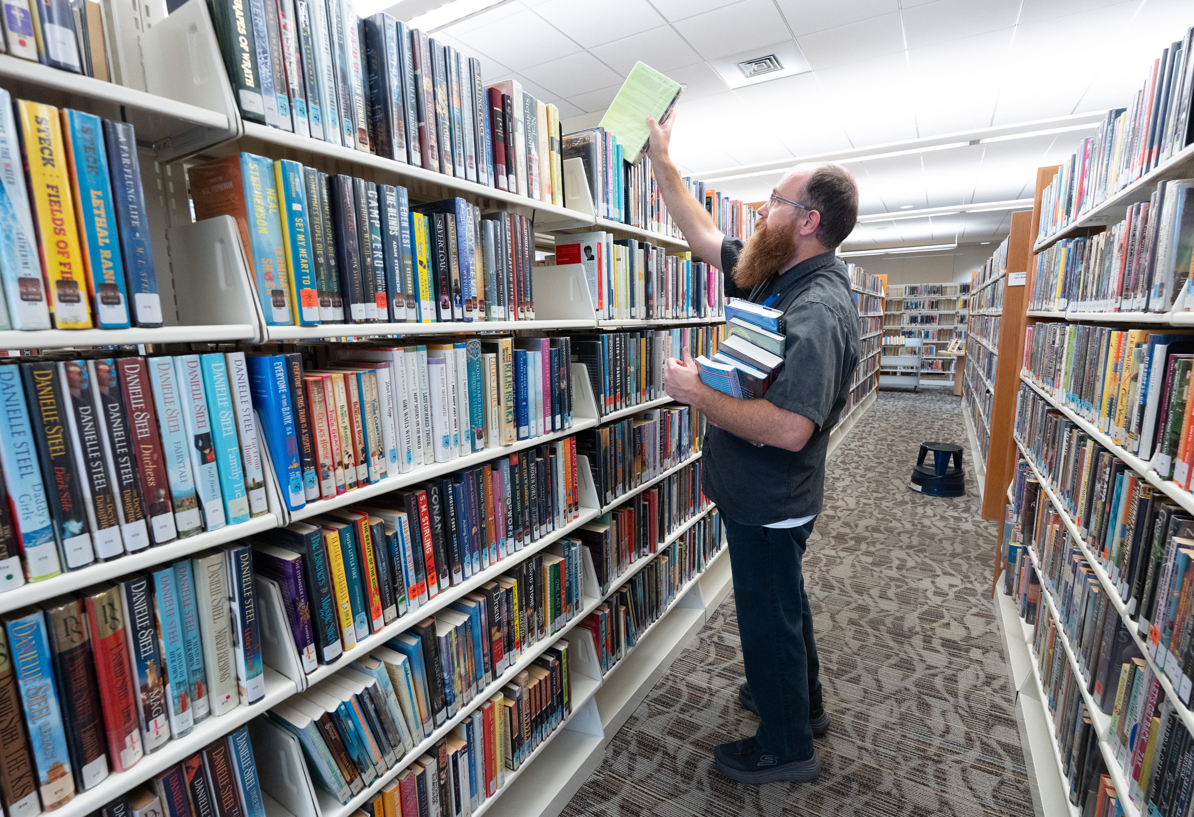 Library board's next chapter begins with push to fill vacant seats