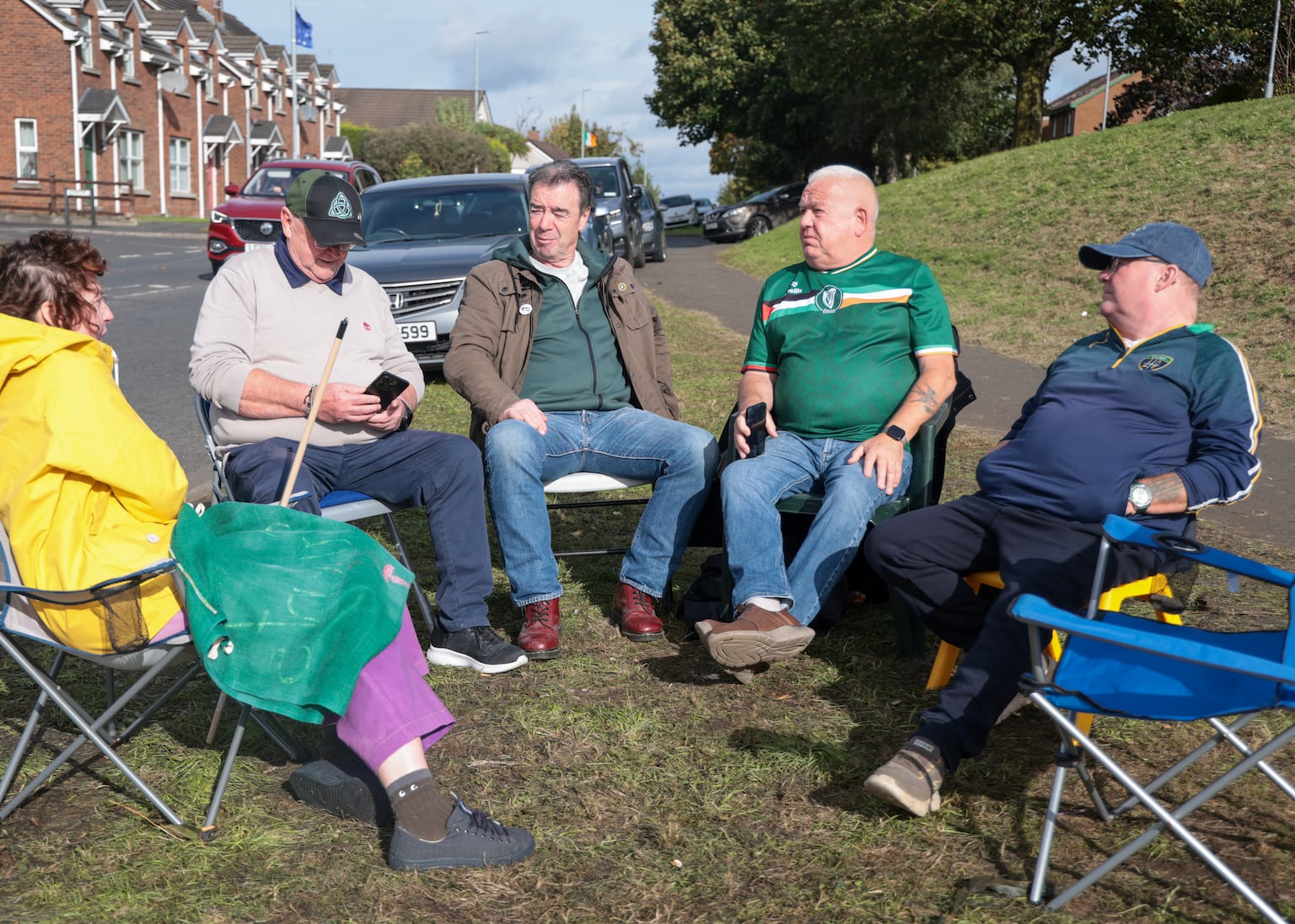 Pop-up Gaeltacht tent erected on Garvaghy Road to 'Seas le pobal'