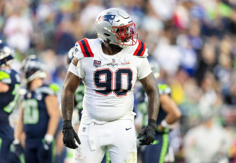 Patriots rule out multiple starters, including Christian Gonzalez ...