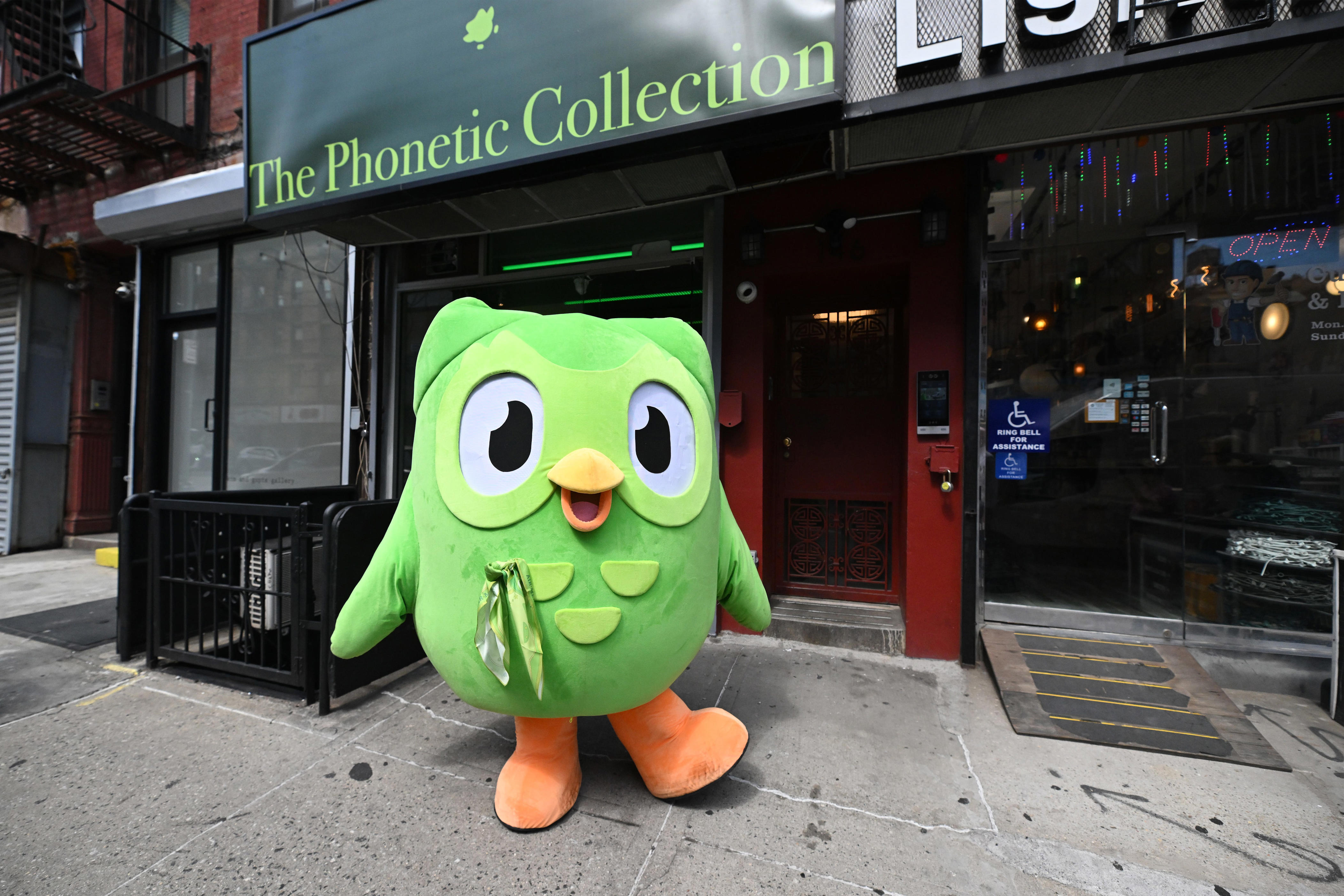 Duolingo's owl spices things up with new Taco Bell collab