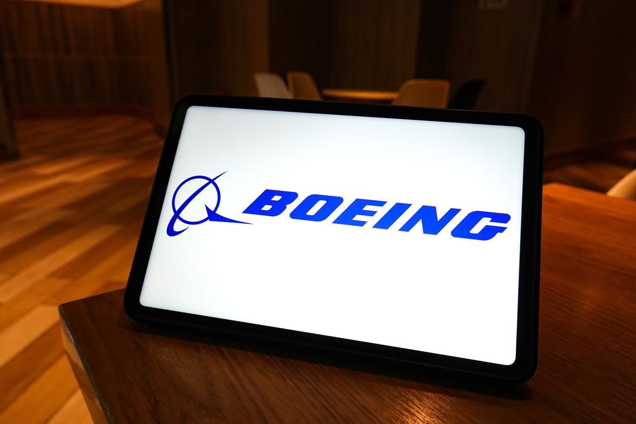 Boeing 737 MAX software glitch does not pose in-flight safety issue ...