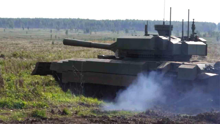 Russia shows Shturm robotic tank firing 125 mm cannon during exercise