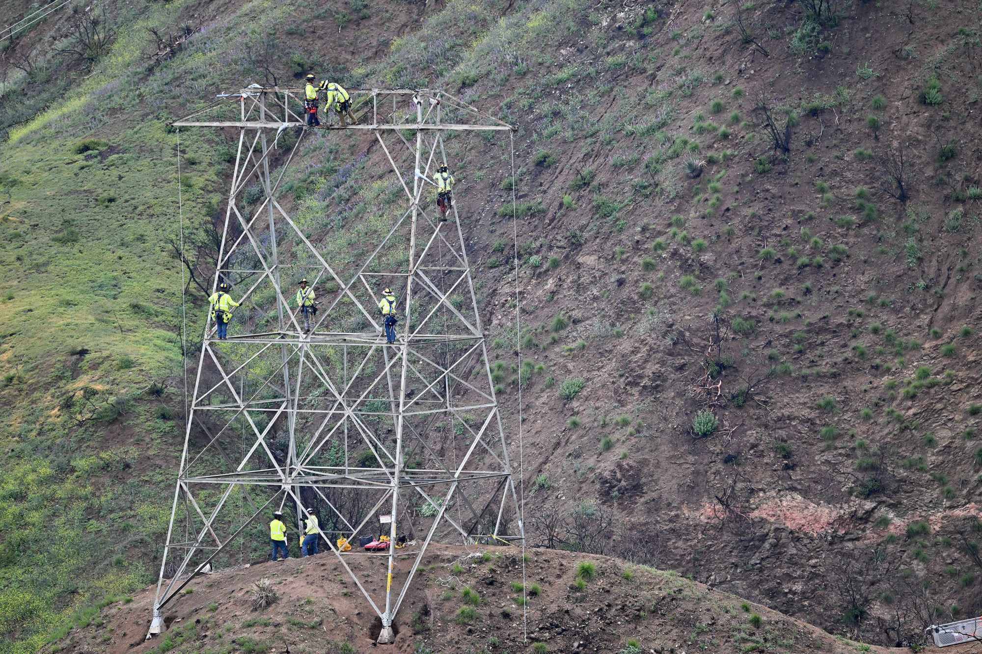 SCE hits $1 billion mark in offerings to Eaton fire survivors ...