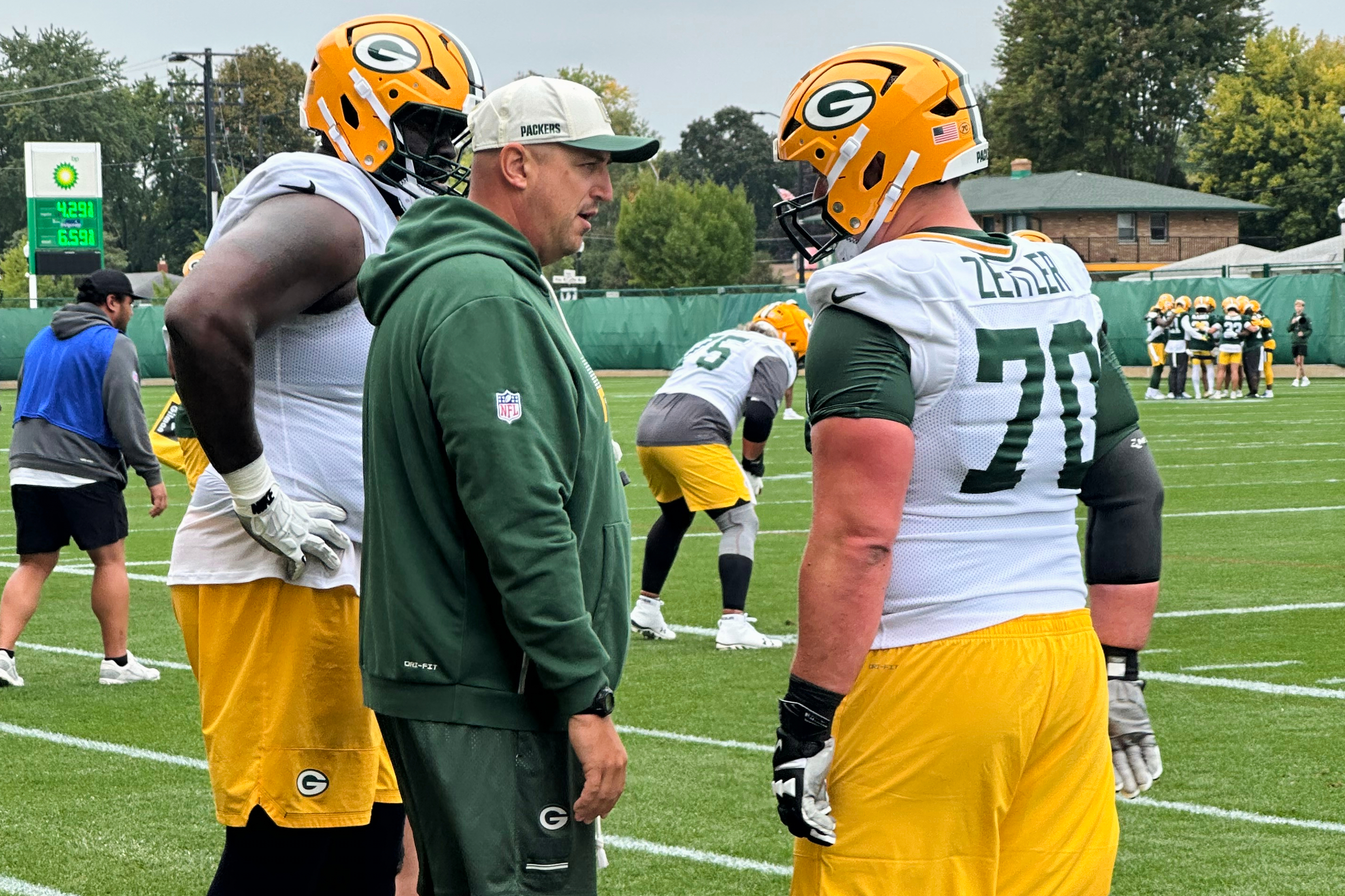 Packers' offensive line shuffle continues with Banks and Monk getting ...