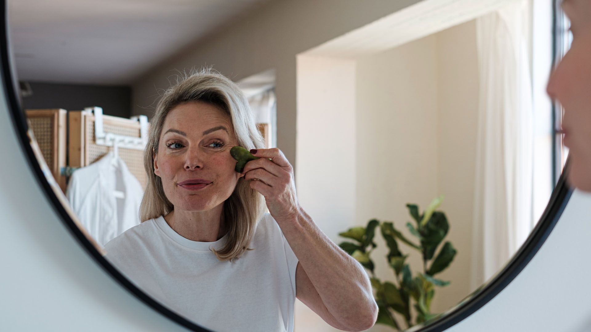 Can facial fitness exercises really tone the skin? Here's what experts ...