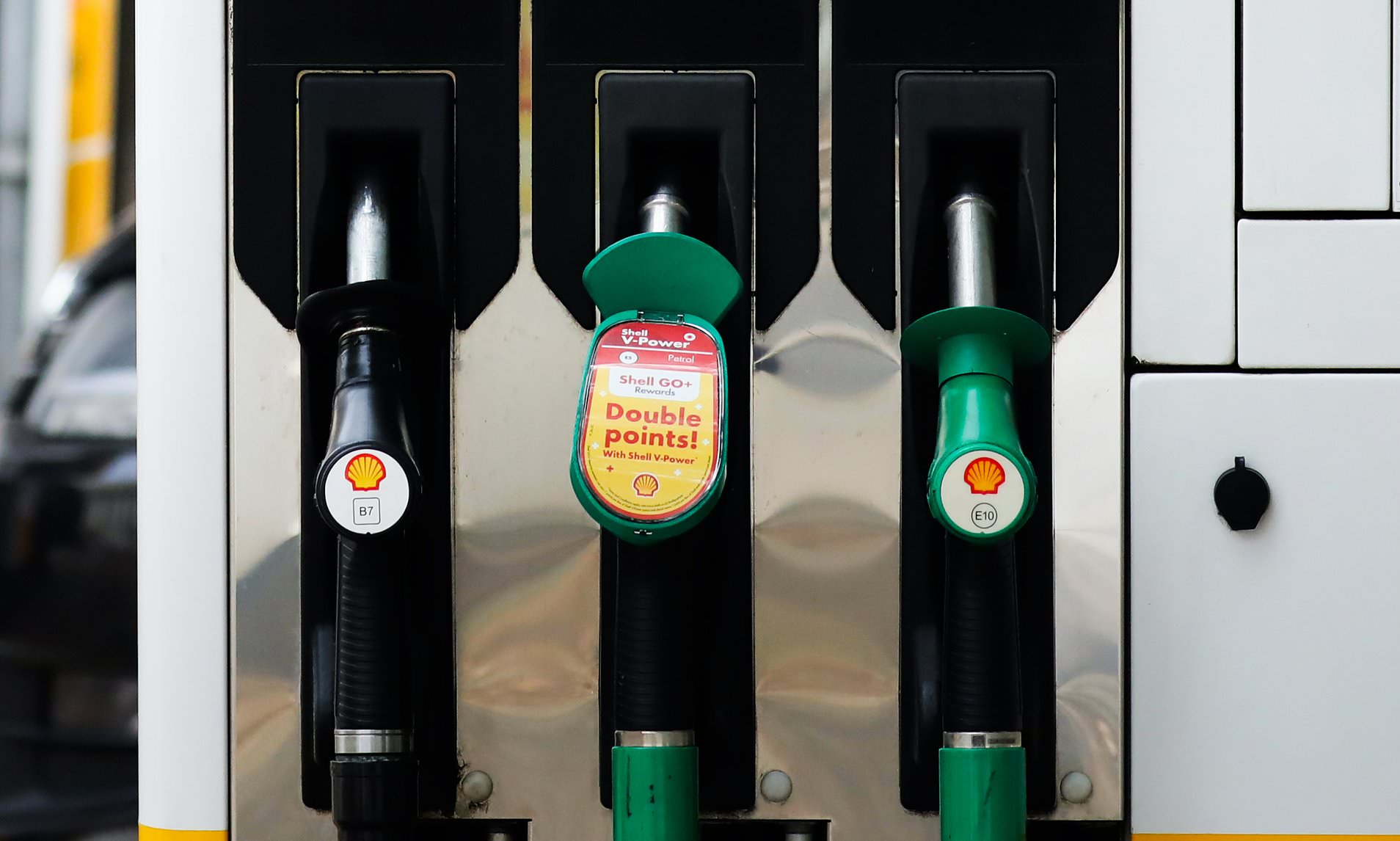 G7 approves emergency release of 100m barrels of diesel and crude oil ...