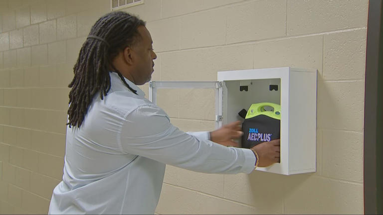 Damar Hamlin’s foundation provides new AED to Sto-Rox