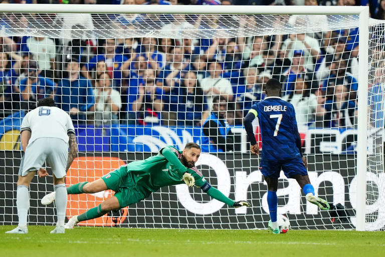 Zidane's first home game in charge of France ends in 1-1 draw with Italy