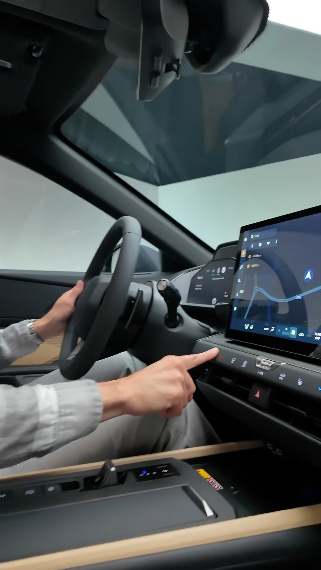Lexus ES interior combines quality with minimalist design