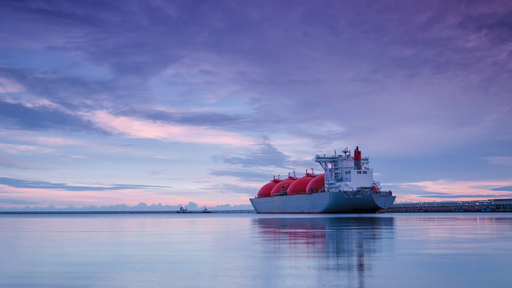 Eni CEO meets Argentine president as LNG project nears investment decision