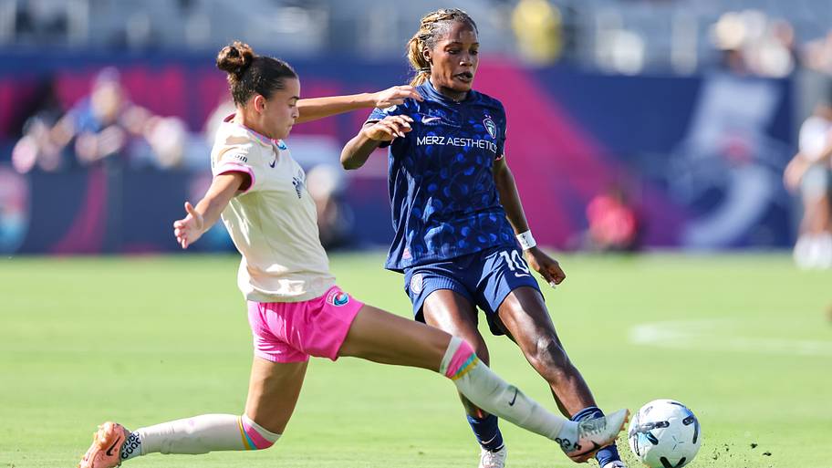 Evelyn Ijeh named Sports Illustrated's NWSL MVP of the month