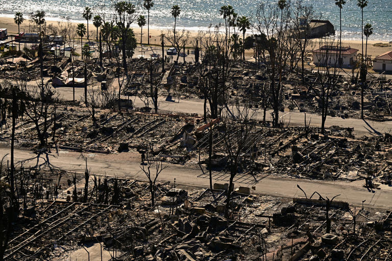 Poor communication marred emergency response to deadly LA area fires ...