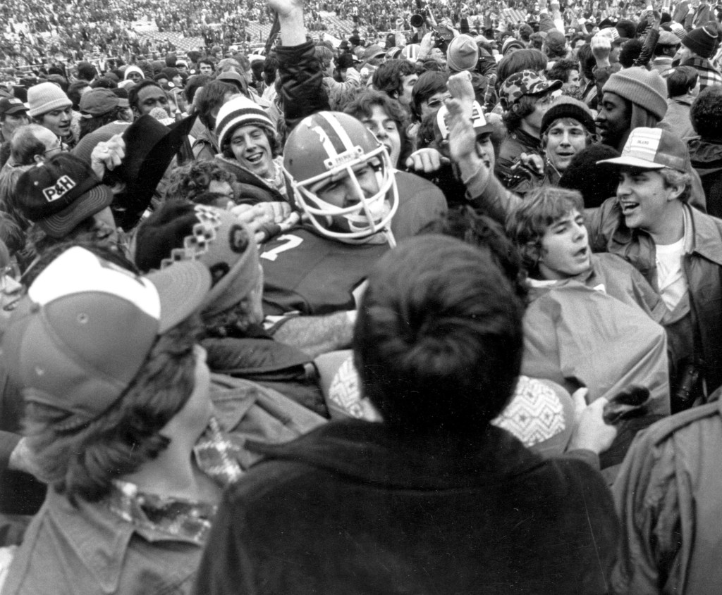 Falcons legend and six-time Pro Bowler Jeff Van Note dead at 80