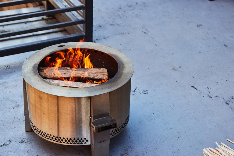 Solo Stove vs. Breeo smokeless fire pits: One is more portable, but the ...