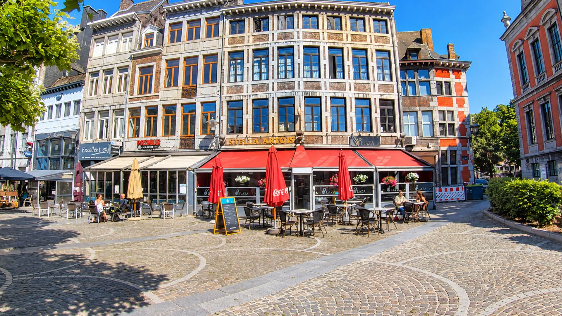 Exploring Liège between historic streets and café terraces (4K)